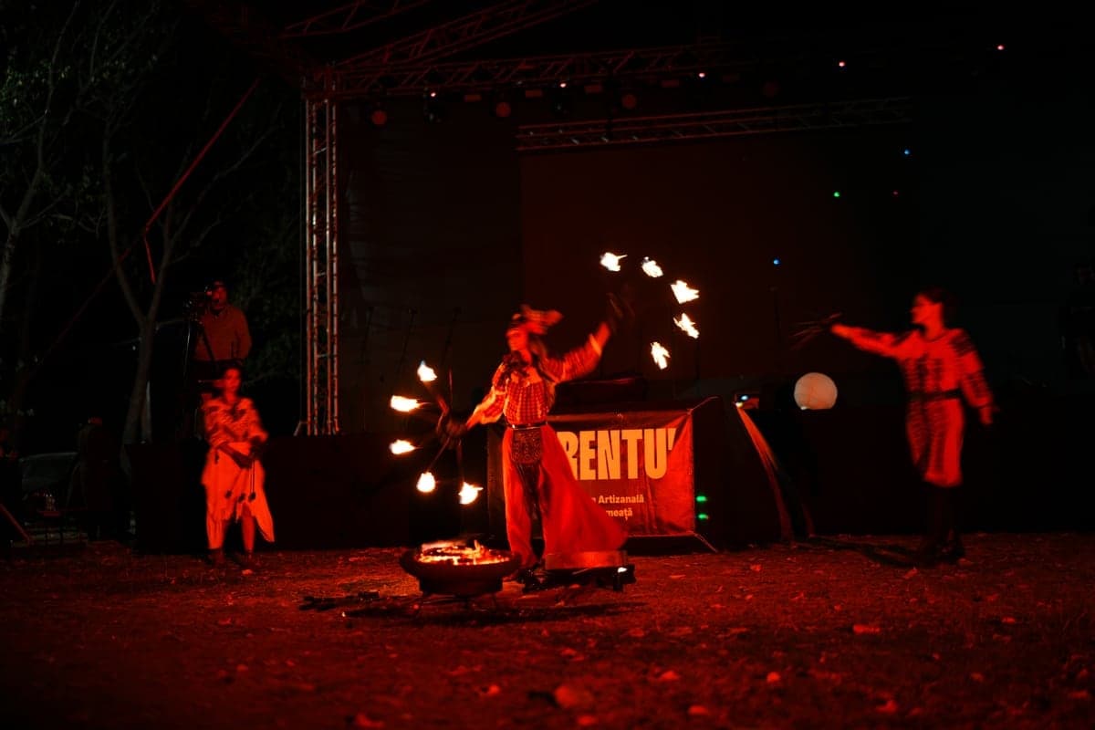 Andreea Aron / Măiastra - foto 3