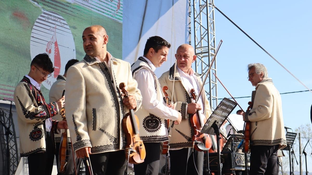 Ansamblul Doina Gorjului la Festivalul Lira Tracă 2024