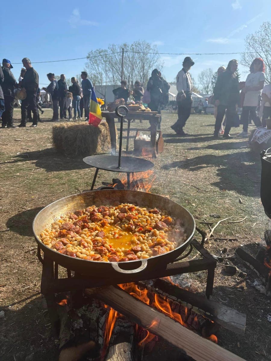 Gastronomie la Festivalul Lira Tracă